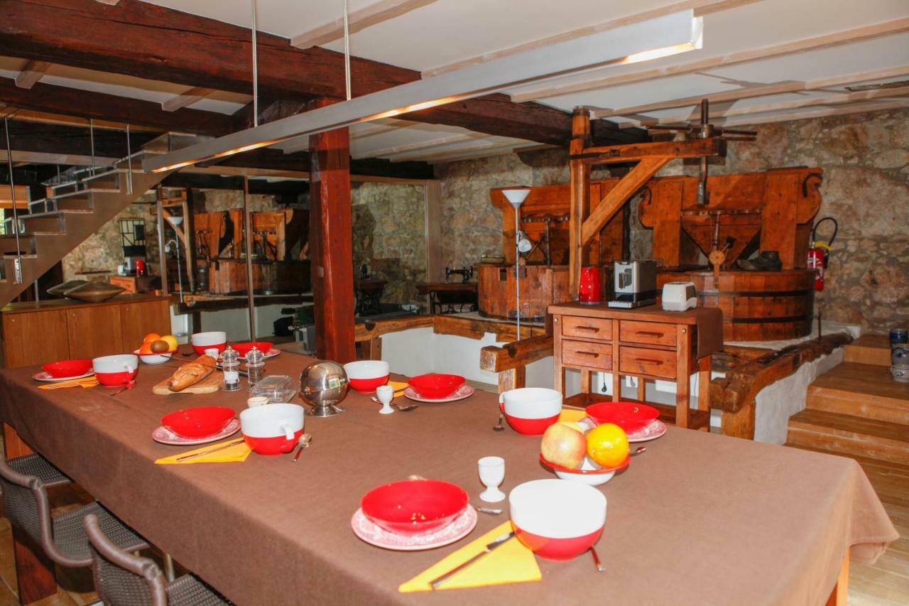 مبيت وإفطار Puivert Moulin D'Entre Les Roches المظهر الخارجي الصورة